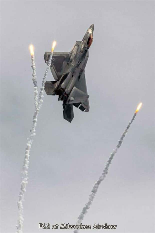 Interesting Pictures with Captions #173 (18 photos)