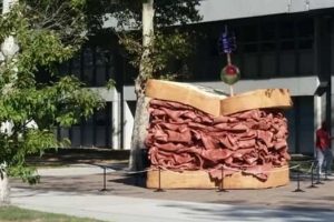 Well, That’s Really Big #17 (21 photos)