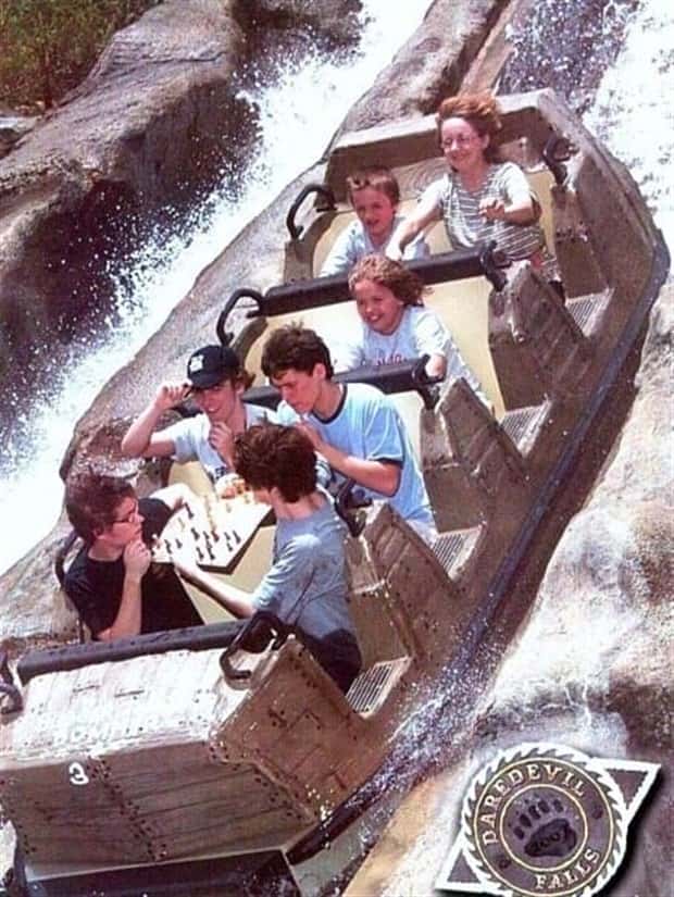Hilarious Reactions on Rollercoaster Drops (37 photos)