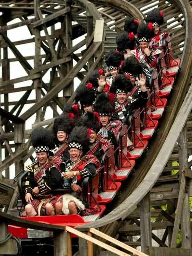 Hilarious Reactions on Rollercoaster Drops (37 photos)