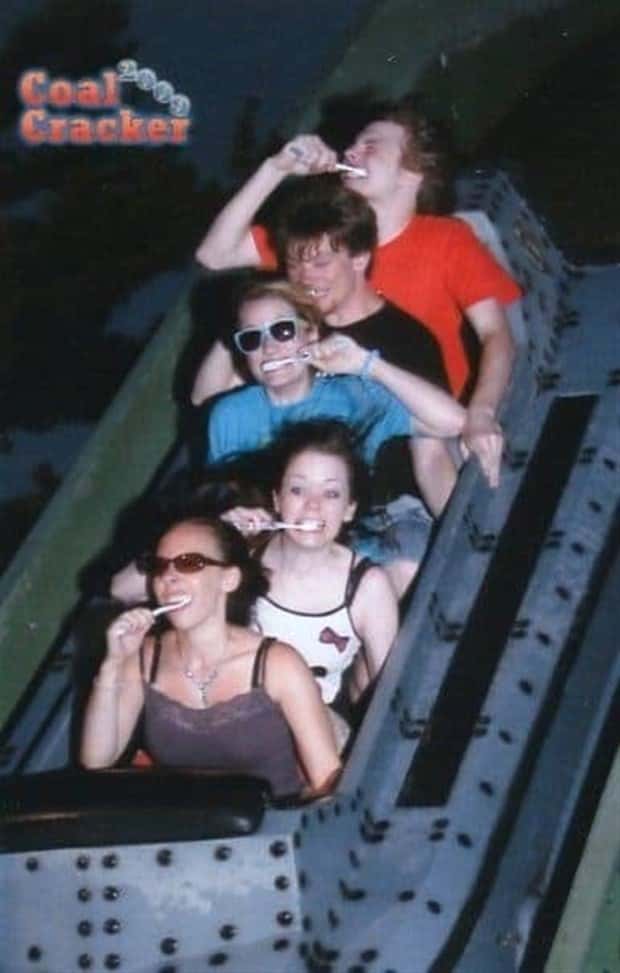 Hilarious Reactions on Rollercoaster Drops (37 photos)