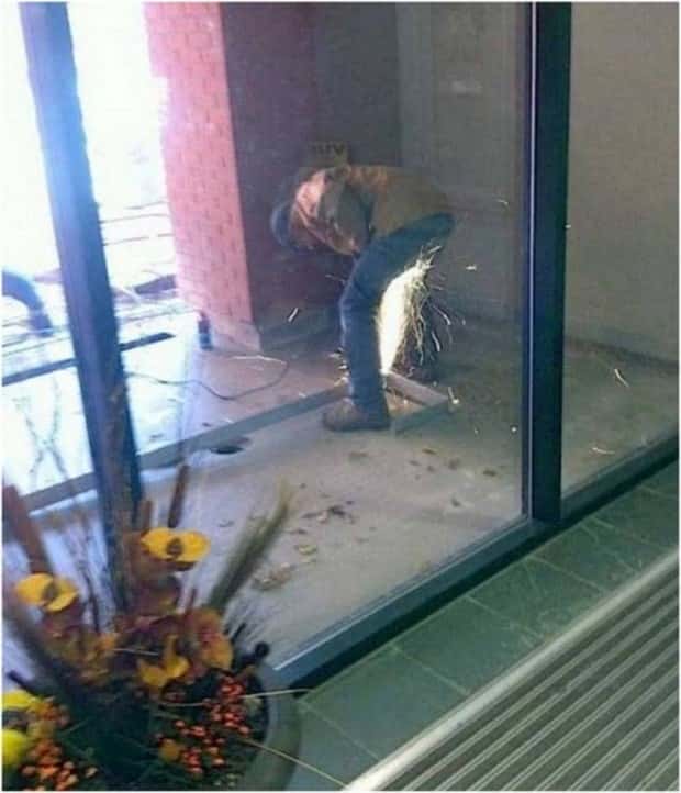 safety fails 10 Ridiculous Safety Fails #23 (26 photos)