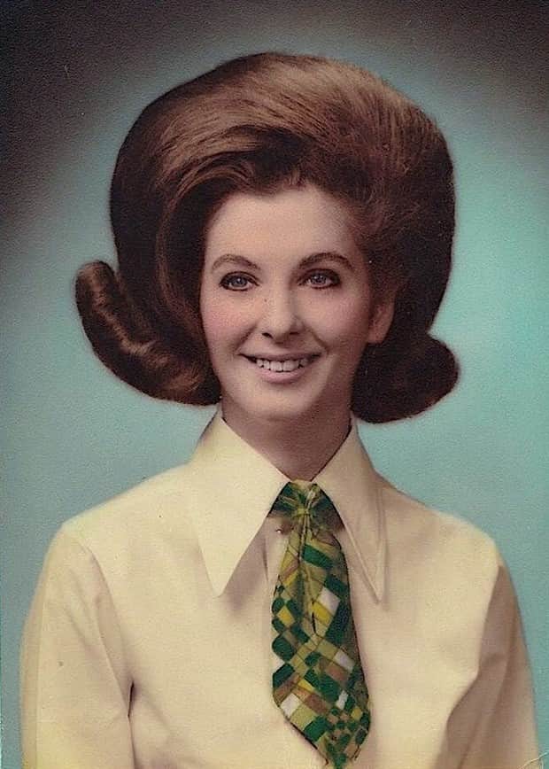 1960s hairstyles 11 1960s Hairstyles That Can Stay Retired (25 photos)