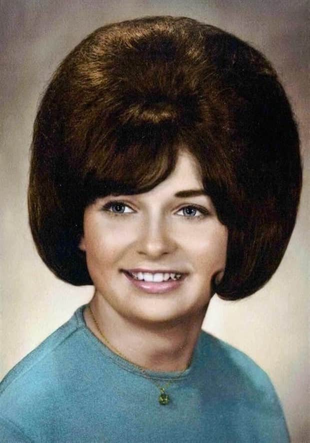 1960s hairstyles 20 1960s Hairstyles That Can Stay Retired (25 photos)