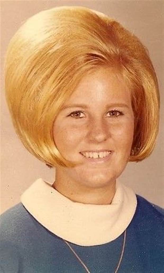 1960s hairstyles 3 1960s Hairstyles That Can Stay Retired (25 photos)