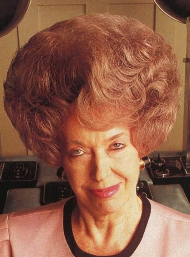 1960s hairstyles 8 1960s Hairstyles That Can Stay Retired (25 photos)