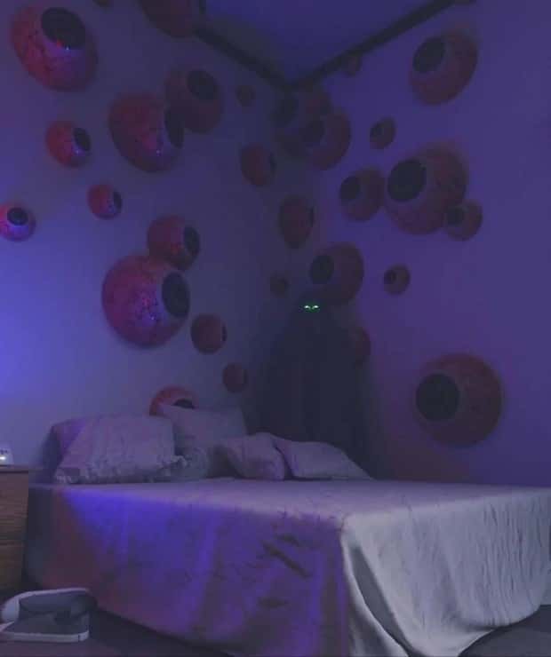 Unusual Bedrooms That Redefine Sleep (25 photos)
