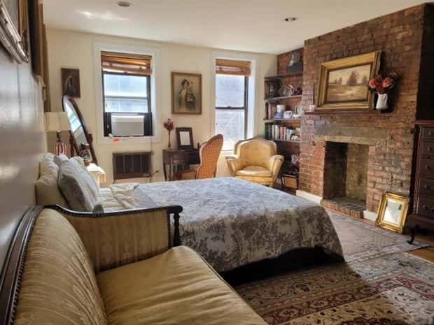 Unusual Bedrooms That Redefine Sleep (25 photos)