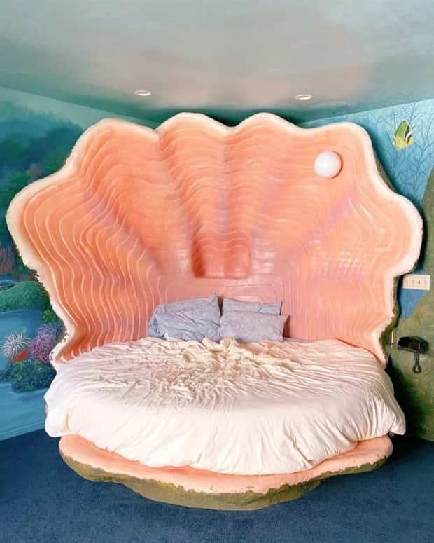 Unusual Bedrooms That Redefine Sleep (25 photos)