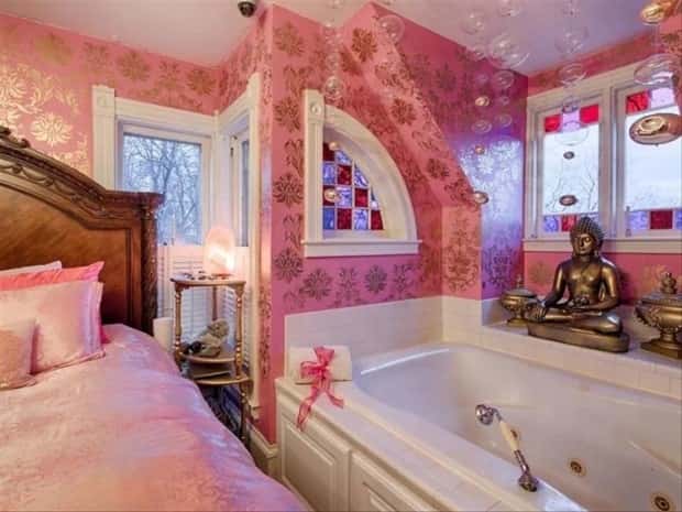 Unusual Bedrooms That Redefine Sleep (25 photos)