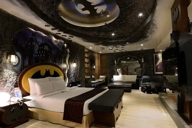 Unusual Bedrooms That Redefine Sleep (25 photos)