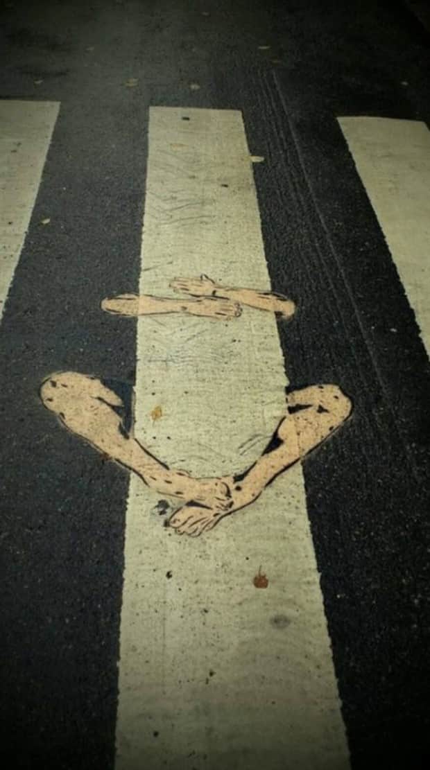 eye catching street art 10 Awesome Street Art Worth The Stop (25 photos)