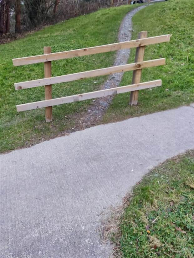 funny job fails 10 Job Fails That’ll Make You Facepalm (26 photos)
