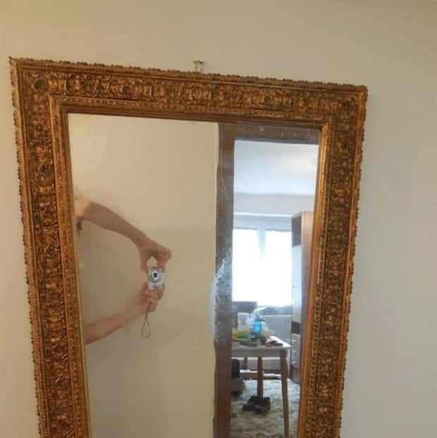 Mirror Selfie Fails That Reflect Chaos (18 photos)
