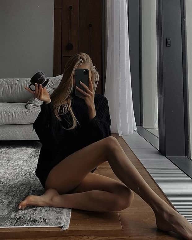 Hot Girls with Beautiful Legs #64 (24 photos)