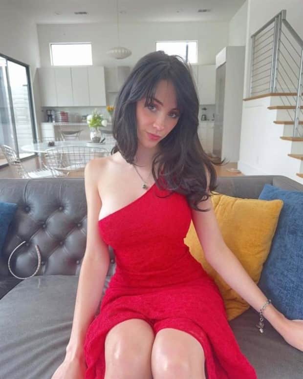 hot girls in red outfit 6 Hot Girls Love Wearing Red #11 (18 photos)