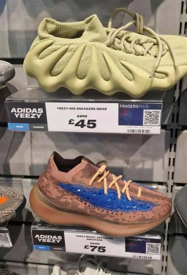 Terrible Footwear That Sparks Instant Cringe (21 photos)