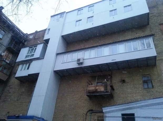 Bizarre Balconies Spotted Across Russia (24 photos)