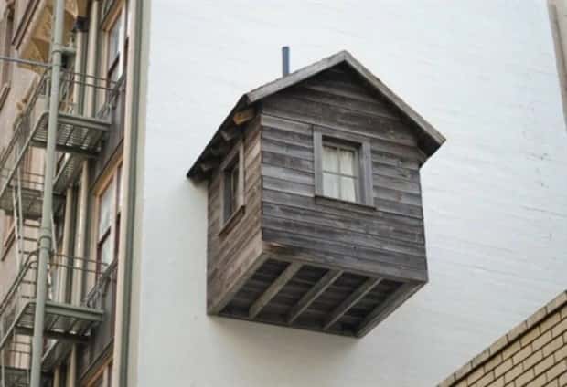 Bizarre Balconies Spotted Across Russia (24 photos)