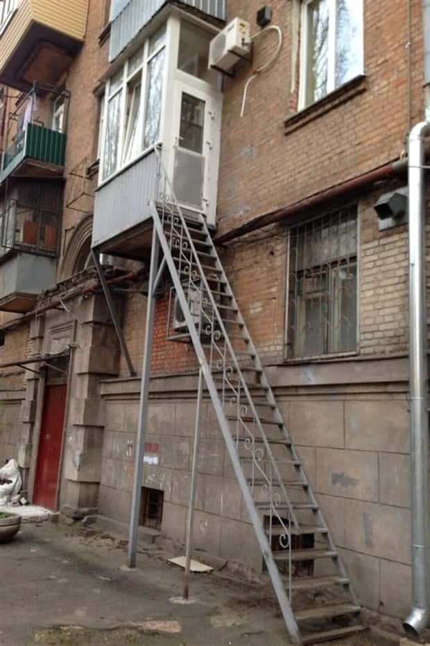 Bizarre Balconies Spotted Across Russia (24 photos)