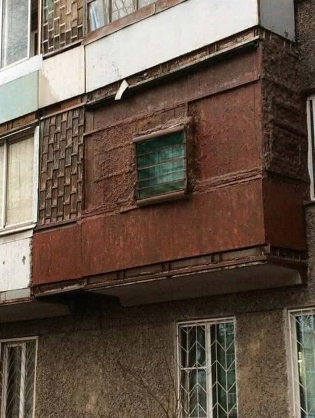 Bizarre Balconies Spotted Across Russia (24 photos)