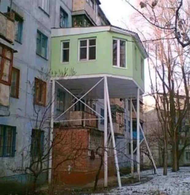 Bizarre Balconies Spotted Across Russia (24 photos)