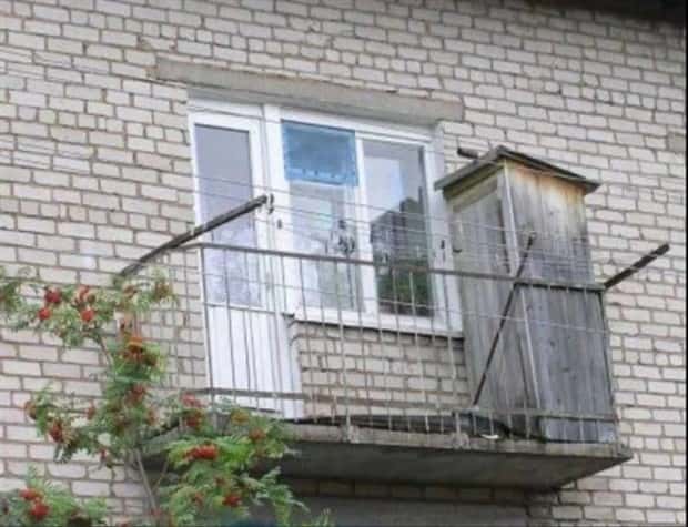 Bizarre Balconies Spotted Across Russia (24 photos)