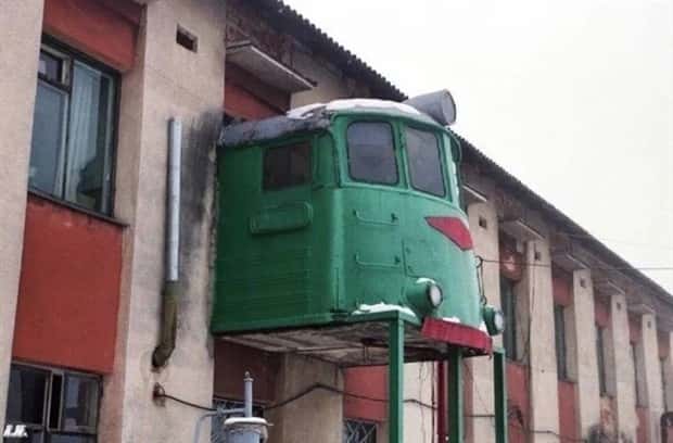 Bizarre Balconies Spotted Across Russia (24 photos)