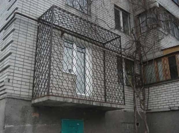 Bizarre Balconies Spotted Across Russia (24 photos)