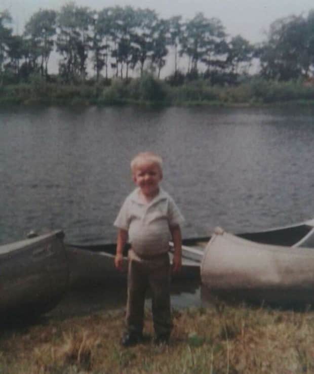 odd childhood photos 5 Awkward Childhood Photos, Luckily Not Yours (22 photos)