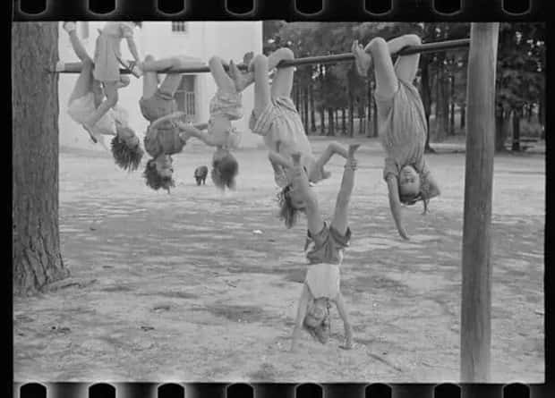 shocking vintage playgrounds 4 Vintage Playgrounds That Shock Today (30 photos)