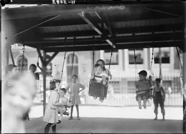 shocking vintage playgrounds 6 Vintage Playgrounds That Shock Today (30 photos)