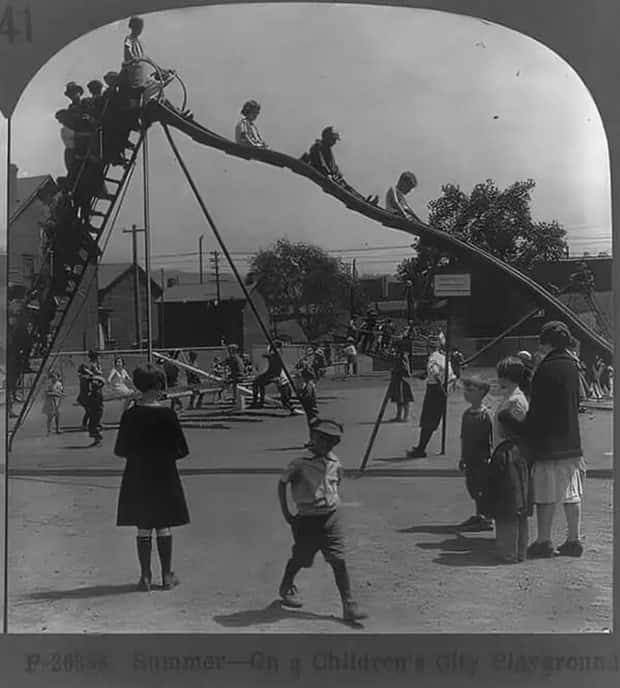 shocking vintage playgrounds 8 Vintage Playgrounds That Shock Today (30 photos)