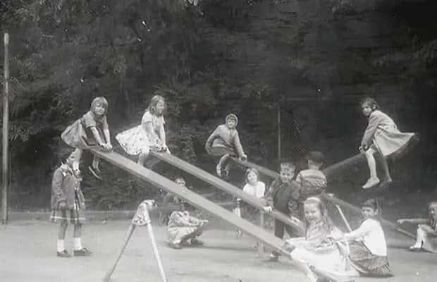 shocking vintage playgrounds 9 Vintage Playgrounds That Shock Today (30 photos)