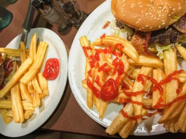 two types of people 16 25 Funny ‘Two Types of People’ Pics (25 photos)