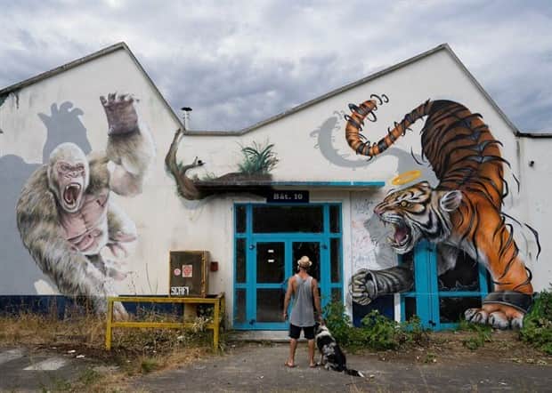 3d graffiti art by scaf 22 Unbelievable 3D Graffiti Illusions by Scaf (40 photos)