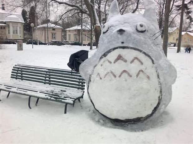 Oddly Funny Snow Creations People Made (21 photos)