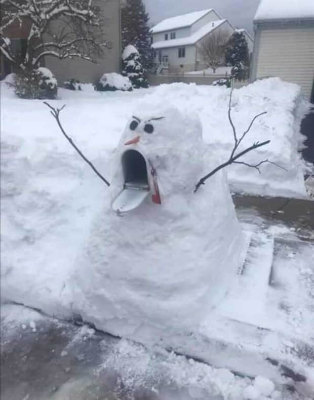 Oddly Funny Snow Creations People Made (21 photos)