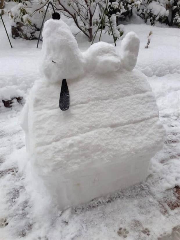 Oddly Funny Snow Creations People Made (21 photos)