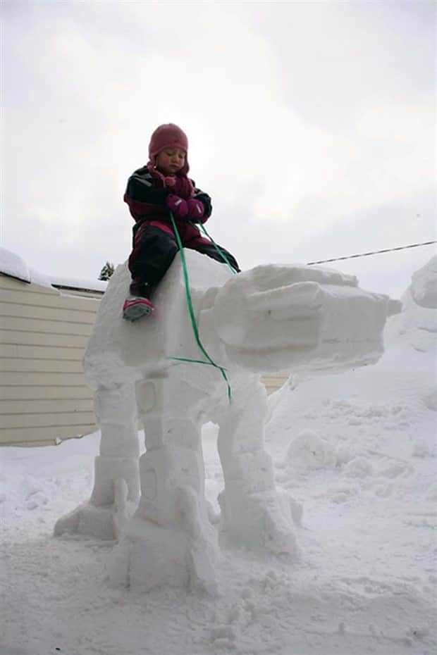 Oddly Funny Snow Creations People Made (21 photos)