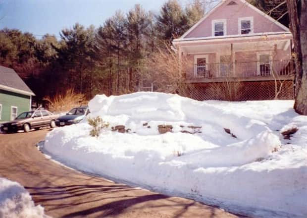 Oddly Funny Snow Creations People Made (21 photos)