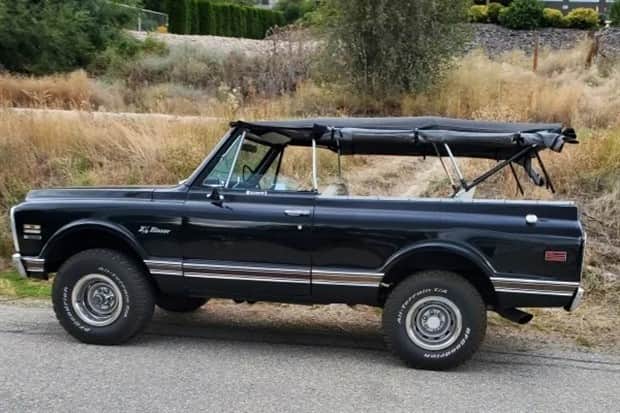 Custom Trucks Built to Dominate (23 photos)