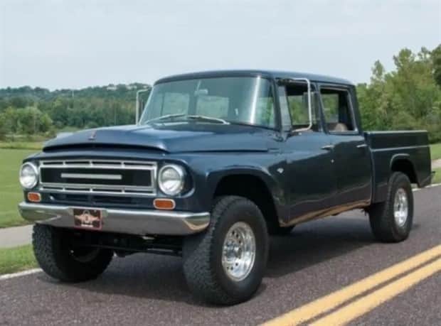 Custom Trucks Built to Dominate (23 photos)