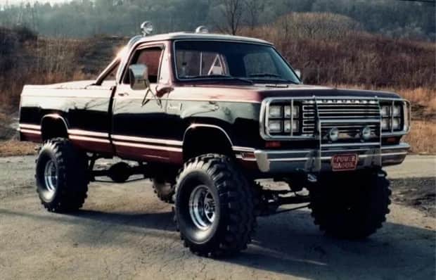 Custom Trucks Built to Dominate (23 photos)