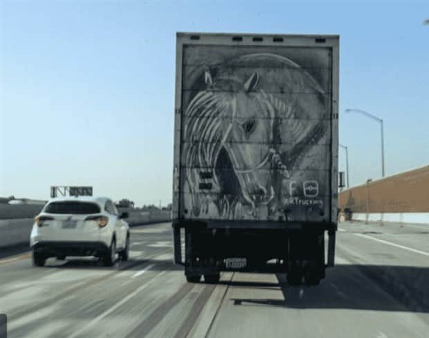 22 Dirty Car Sketches too Impressive to Wash (22 photos)