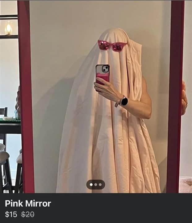 funny mirror sellers 21 Mirror Sellers Caught in Reflections (28 photos)