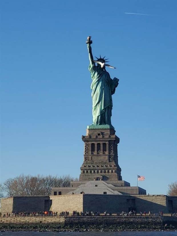 21 Funny Examples of Perfectly Timed Photobombs (21 photos)