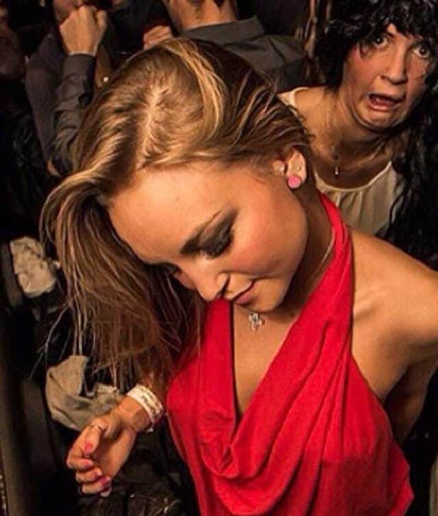 21 Funny Examples of Perfectly Timed Photobombs (21 photos)