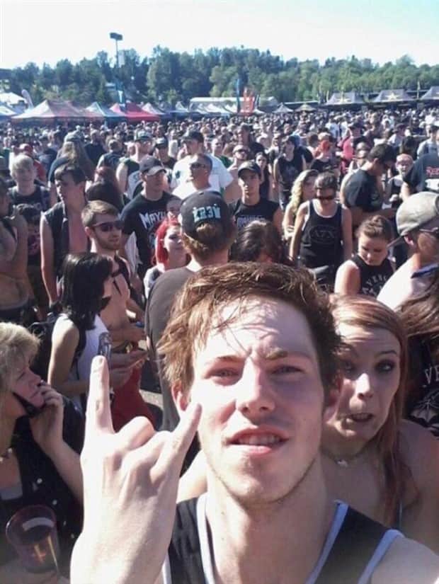 21 Funny Examples of Perfectly Timed Photobombs (21 photos)