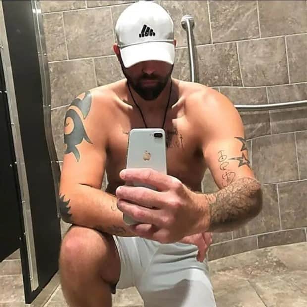 funny photoshop failures 21 Funny Photoshop Fails That Spark Laughter (21 photos)